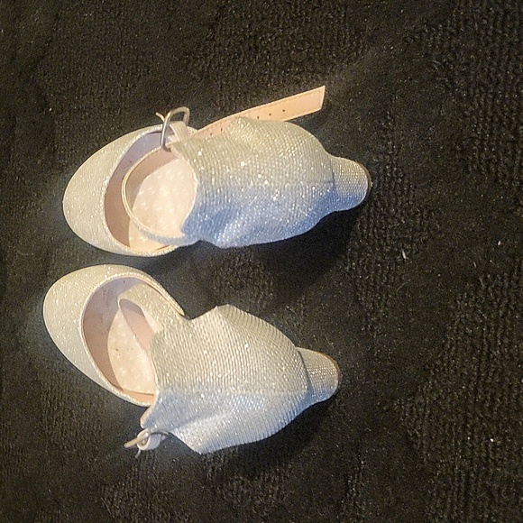 Girls Dress Shoes Closed Toe Chunky High Heels Ankle Strap Wedding Party Pump - Picture 3 of 5